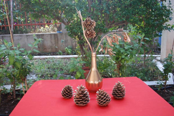 Το καλλίγραμμο μπουκάλι της ρετσίνας ‘Αμπελήσιους’ συμμετέχει στη χειμωνιάτικη διακόσμηση του σπιτιού! Το καλλίγραμμο μπουκάλι της ρετσίνας ‘Αμπελήσιους’ συμμετέχει στη χειμωνιάτικη διακόσμηση του σπιτιού!