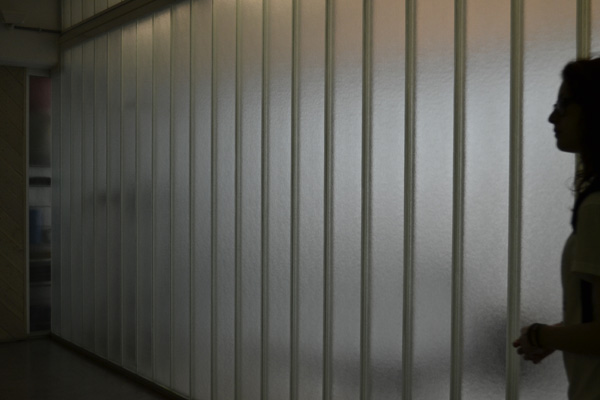 Hub interior06, γυμναστήριο στο υπόγειο, πρώην καταφύγιο, τοίχος U glass Hub interior06, γυμναστήριο στο υπόγειο, πρώην καταφύγιο, τοίχος U glass