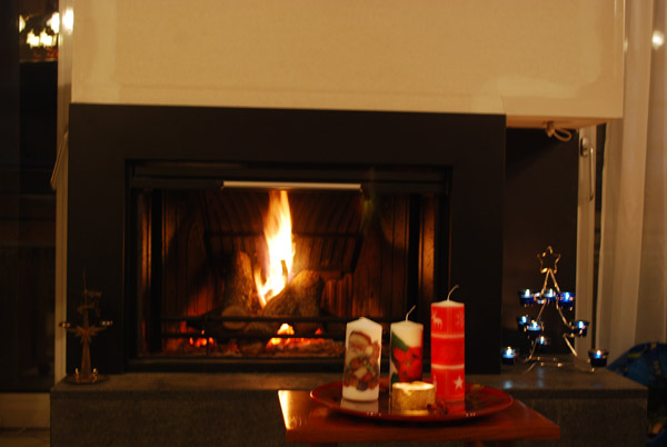 deorative candles on a plate