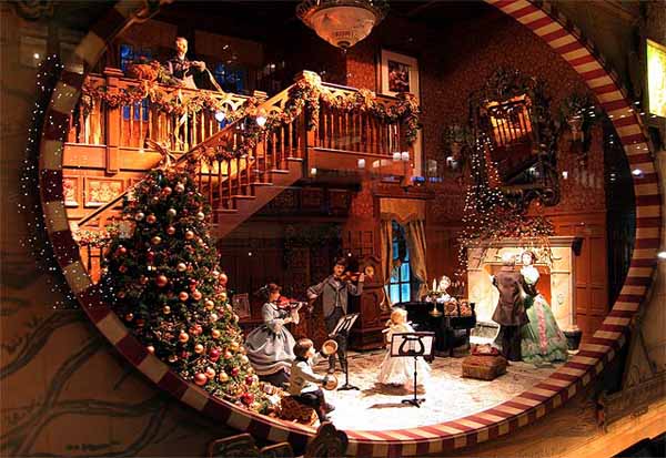 Γεύση από τον κόσμο των παραμυθιών στο κατάστημα Lord & Taylor στην 5η Λεωφόρο, Ν. Υόρκη από τον Manoel Renha Γεύση από τον κόσμο των παραμυθιών στο κατάστημα Lord & Taylor στην 5η Λεωφόρο, Ν. Υόρκη από τον Manoel Renha