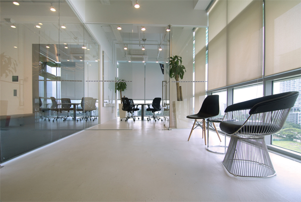 σχεδιασμος γραφειων βιομηχανικο δαπεδο